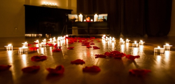biến căn phòng trở lên lãng mạn với hoa hồng