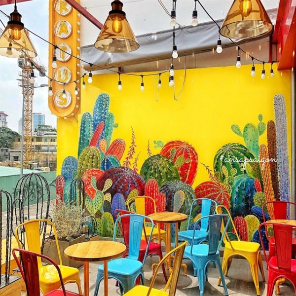 Cách trang trí quán ăn đẹp bằng những màu tường rực rỡ