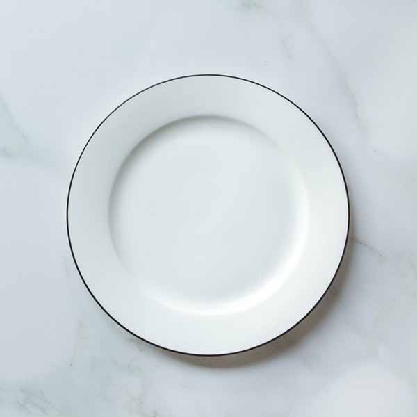 Gợi ý các bộ bát đĩa sang trọng màu trắng sứ ấn tượng
