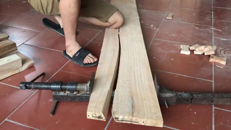 Cách xử lý đồ gỗ bị nứt với cồn và iot